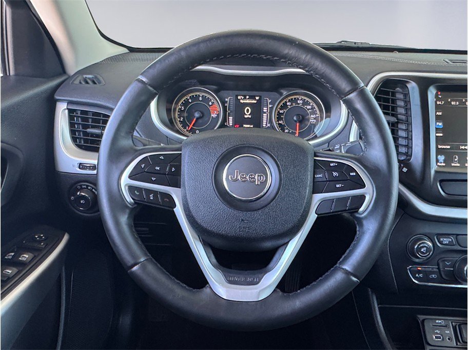 Used 2018 Jeep Cherokee Latitude Plus FWD image 12