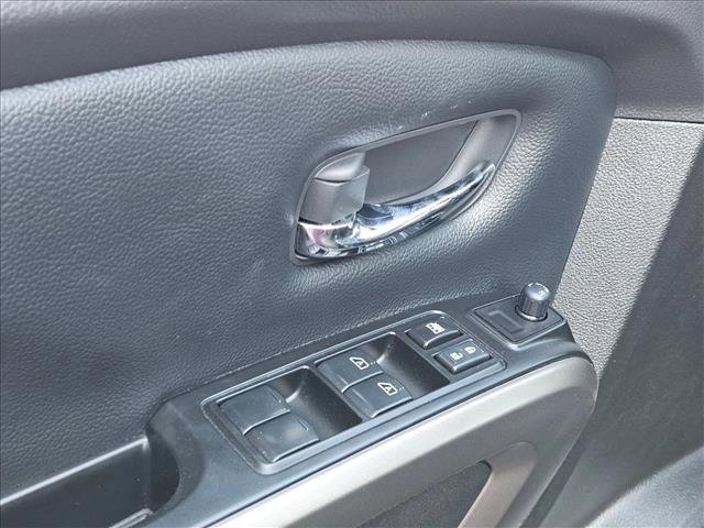 Certified 2024 Nissan Titan SV w/ SV Bronze Edition Package image 21