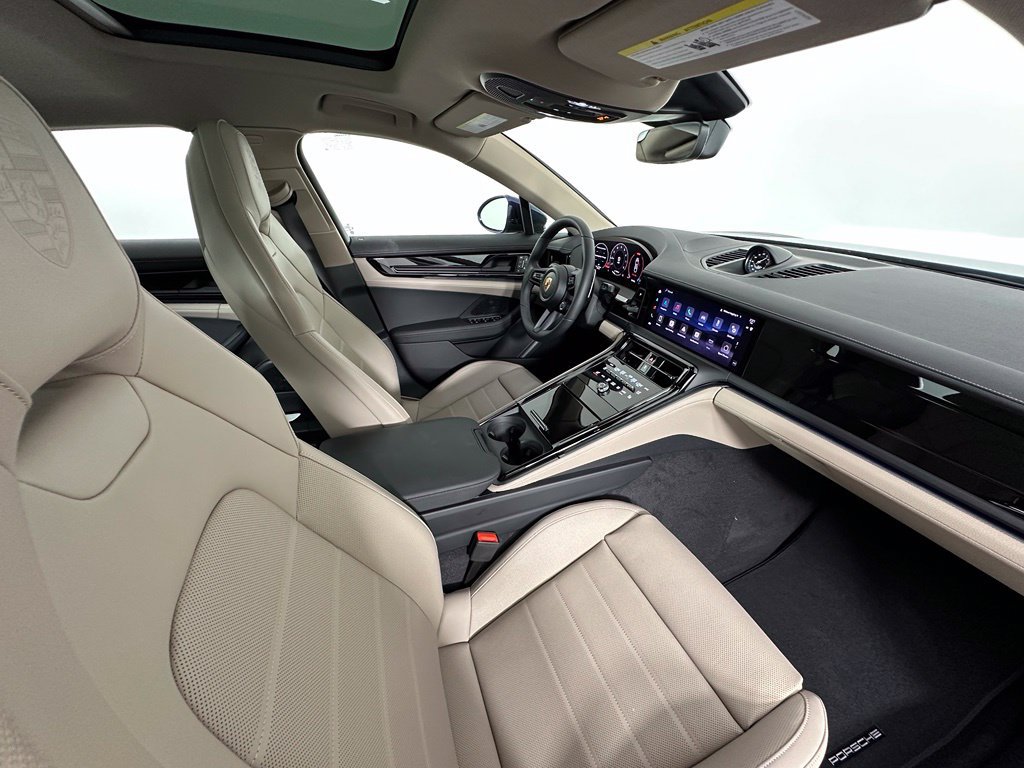 Used 2026 Porsche Panamera RWD image 44