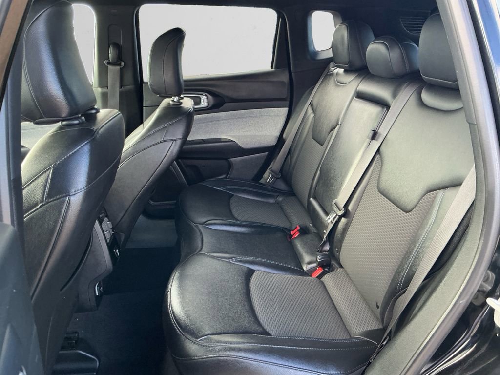 Used 2024 Jeep Compass Latitude image 13