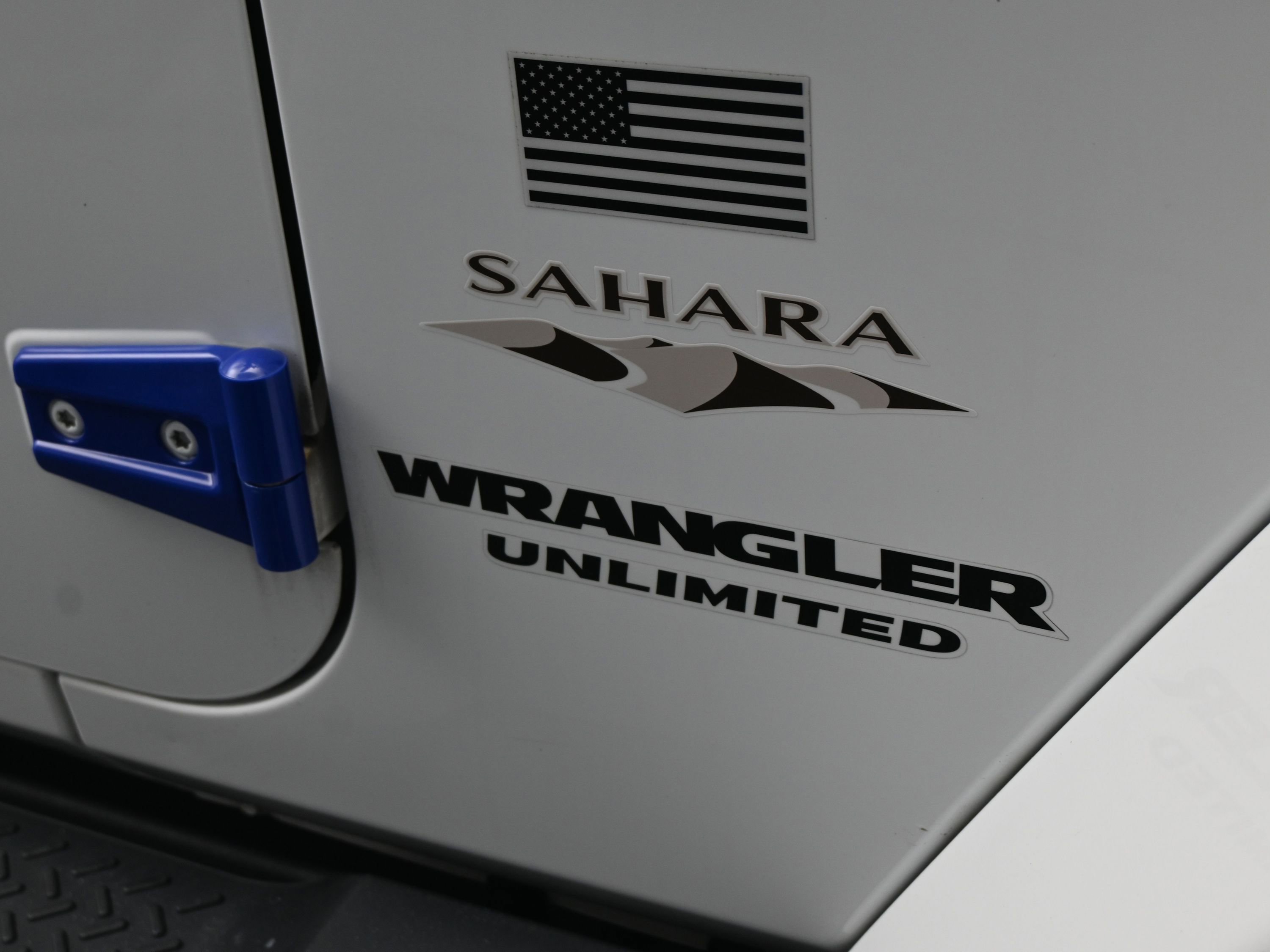 Used 2016 Jeep Wrangler Unlimited Sahara w/ Connectivity Group image 37