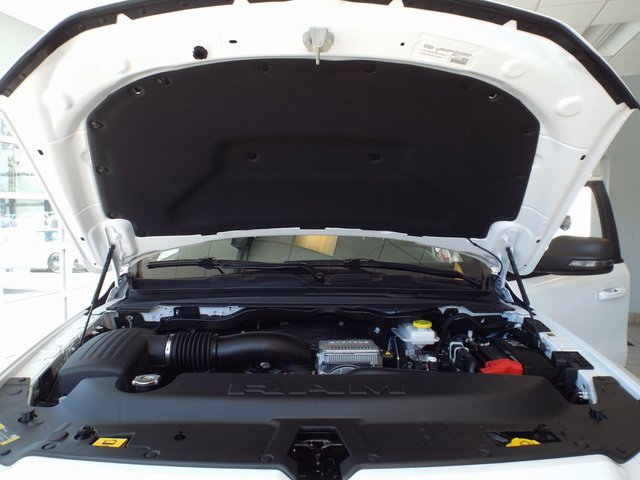 New 2026 RAM 1500 4x4 Crew Cab image 28