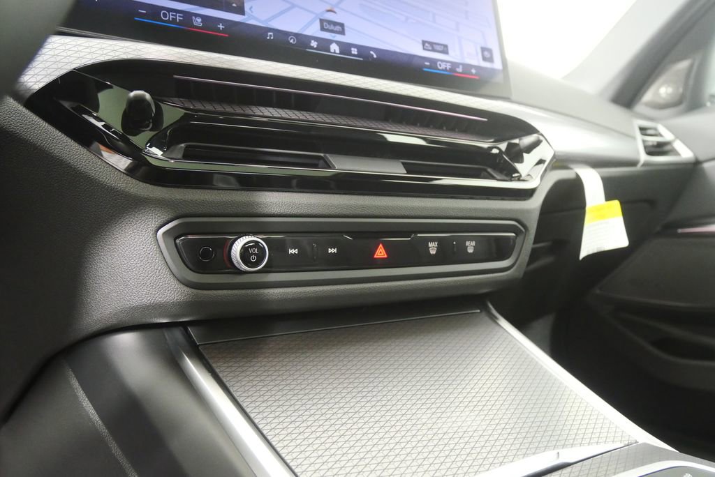 Used 2026 BMW 330i Sedan w/ Premium Package image 22