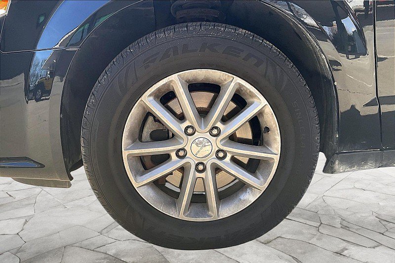 Used 2020 Dodge Grand Caravan SXT image 33