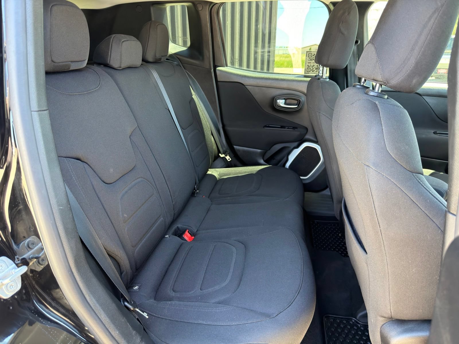 Used 2018 Jeep Renegade Latitude w/ Cold Weather Group AWD/4WD image 30