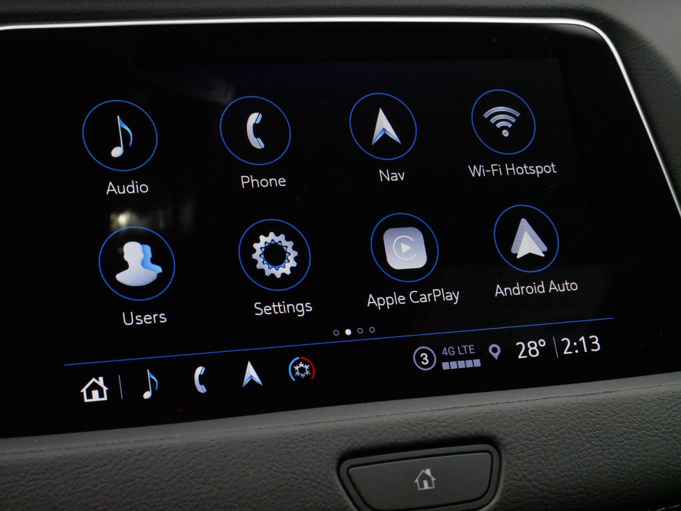 Certified 2022 Cadillac XT4 Premium Luxury w/ Technology Package image 32