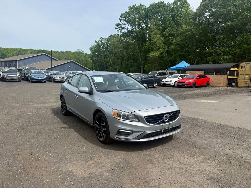 Used 2017 Volvo S60 T5 Dynamic FWD image 3