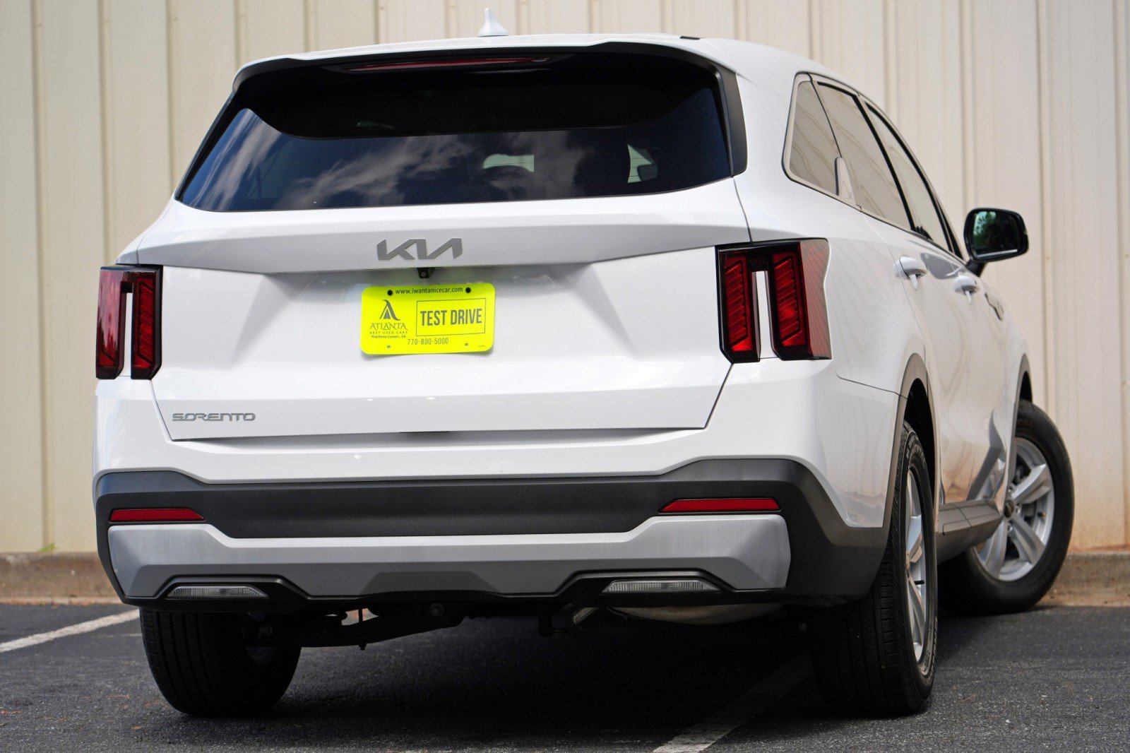 Used 2024 Kia Sorento LX FWD image 4