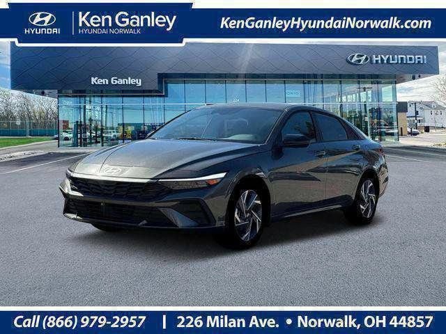 New 2025 Hyundai Elantra SEL FWD image 1