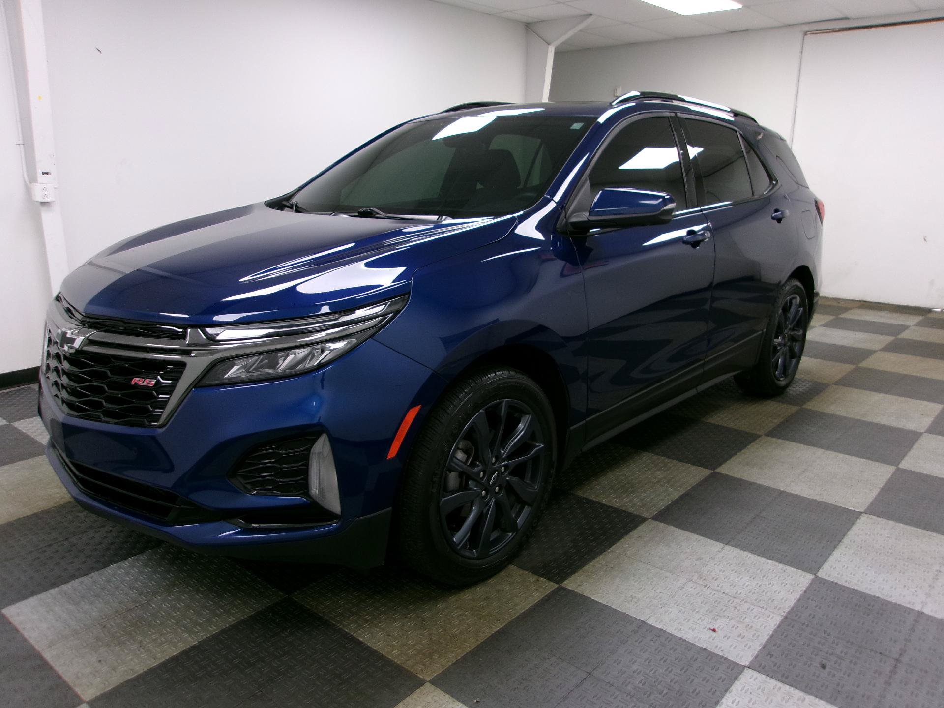Used 2023 Chevrolet Equinox RS w/ RS Leather Package FWD image 1