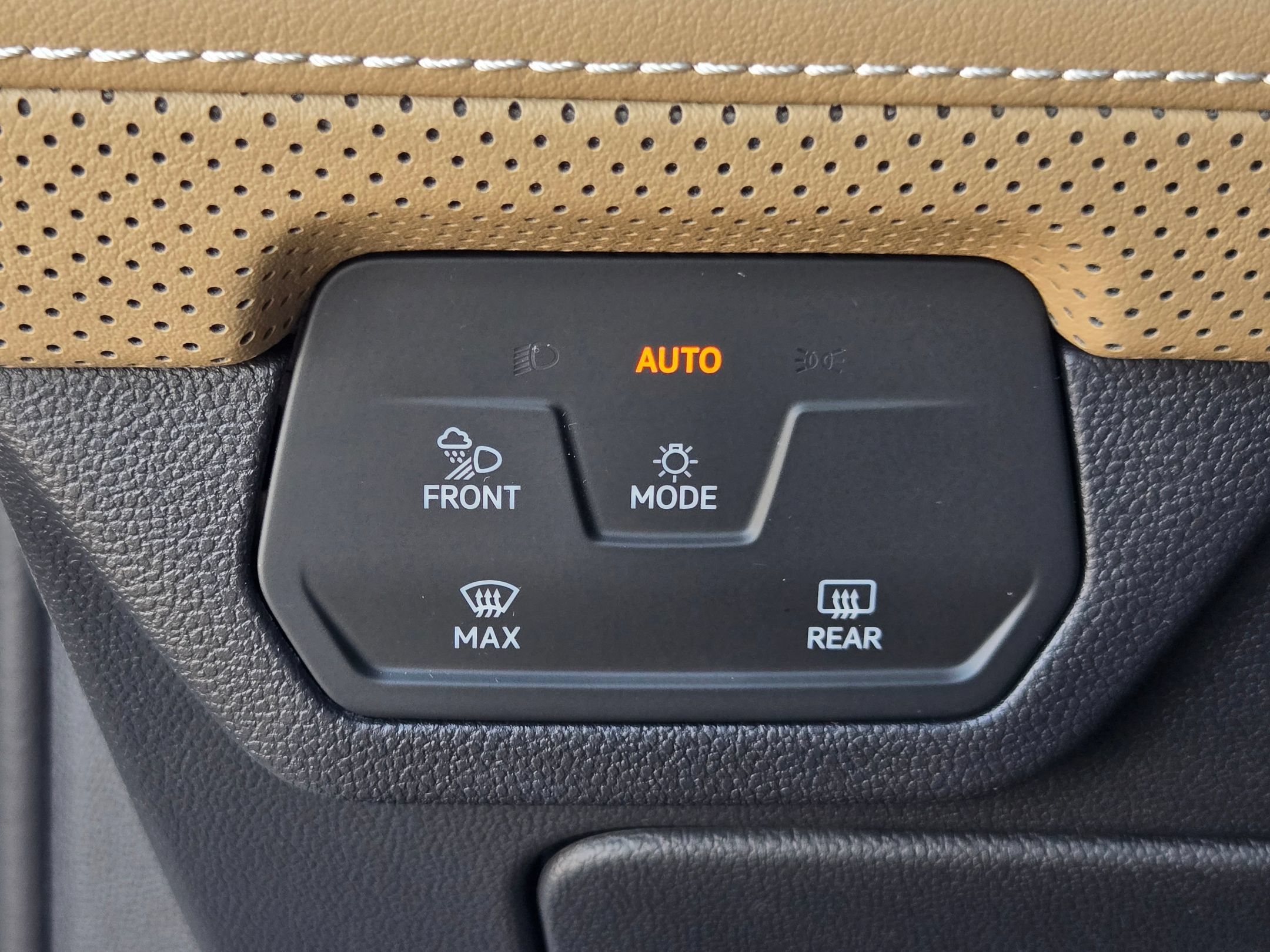 Used 2026 Volkswagen Atlas Cross Sport SE FWD image 25