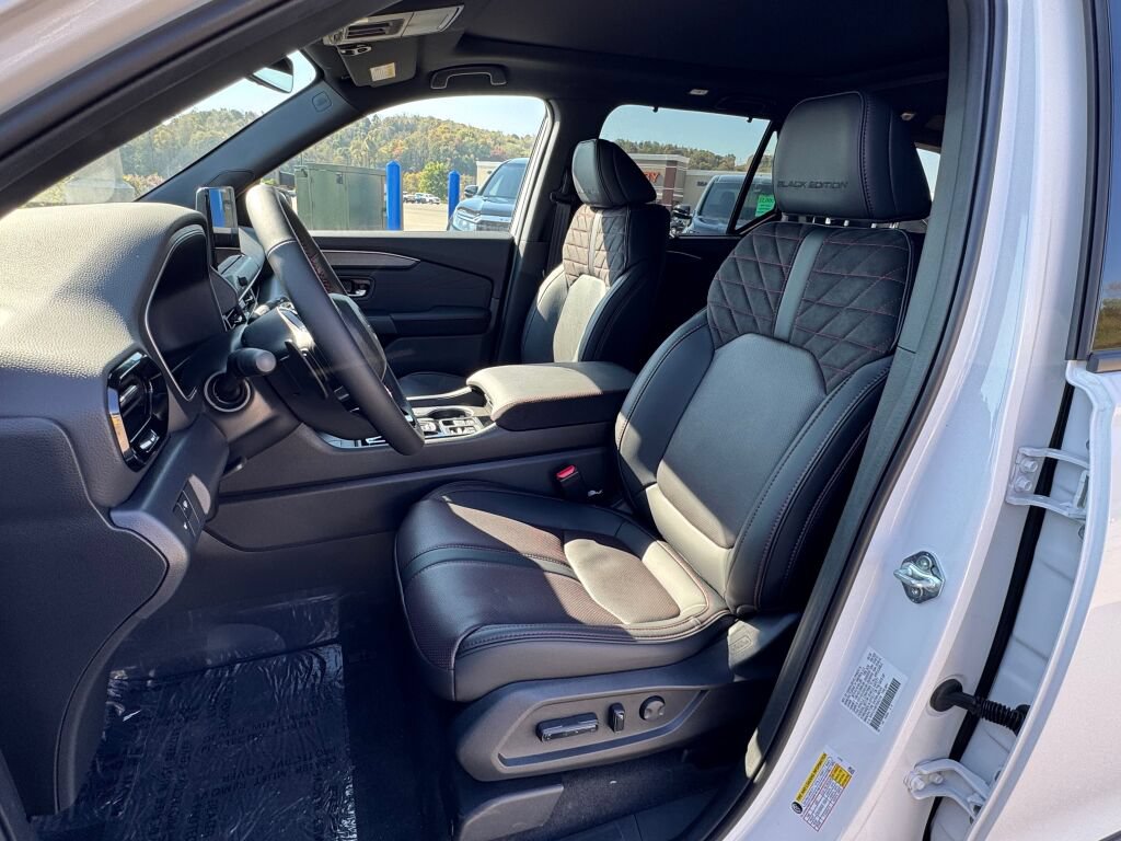 New 2026 Honda Pilot Black Edition image 7