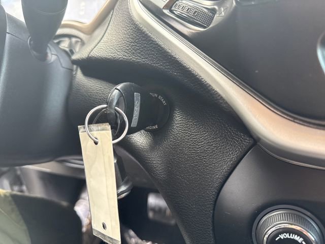 Used 2015 Jeep Cherokee Latitude image 31