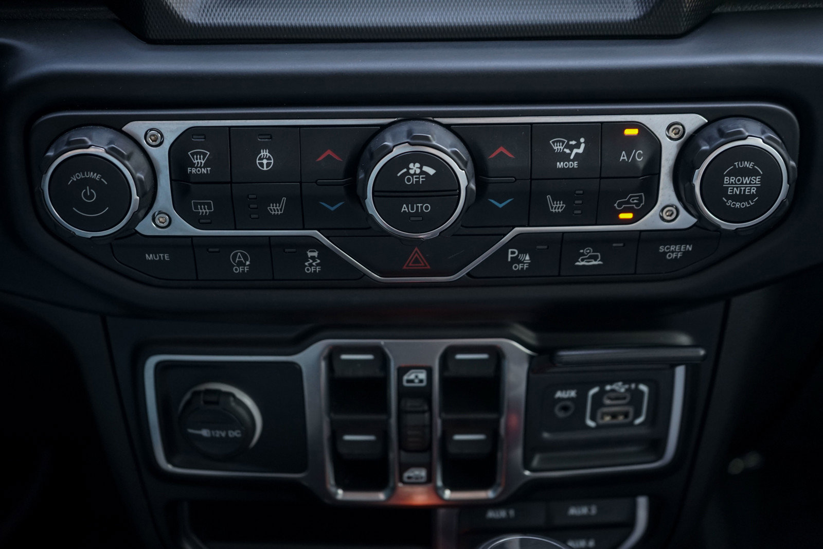 Used 2022 Jeep Wrangler Unlimited Sahara image 20