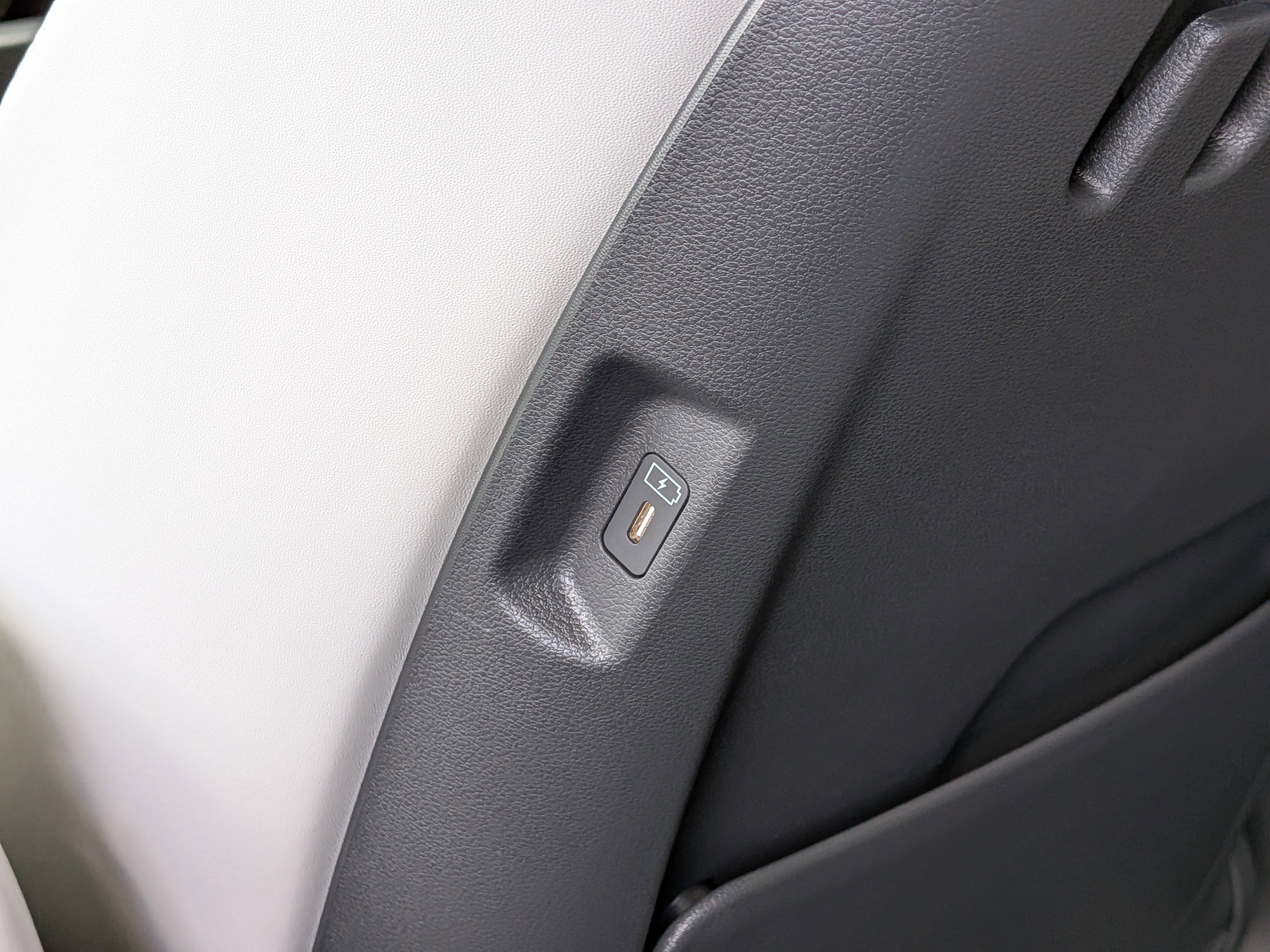 New 2026 Hyundai Santa Fe Calligraphy FWD image 16