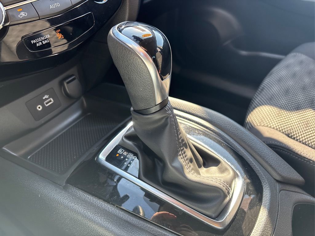 Used 2020 Nissan Rogue Sport SV image 29