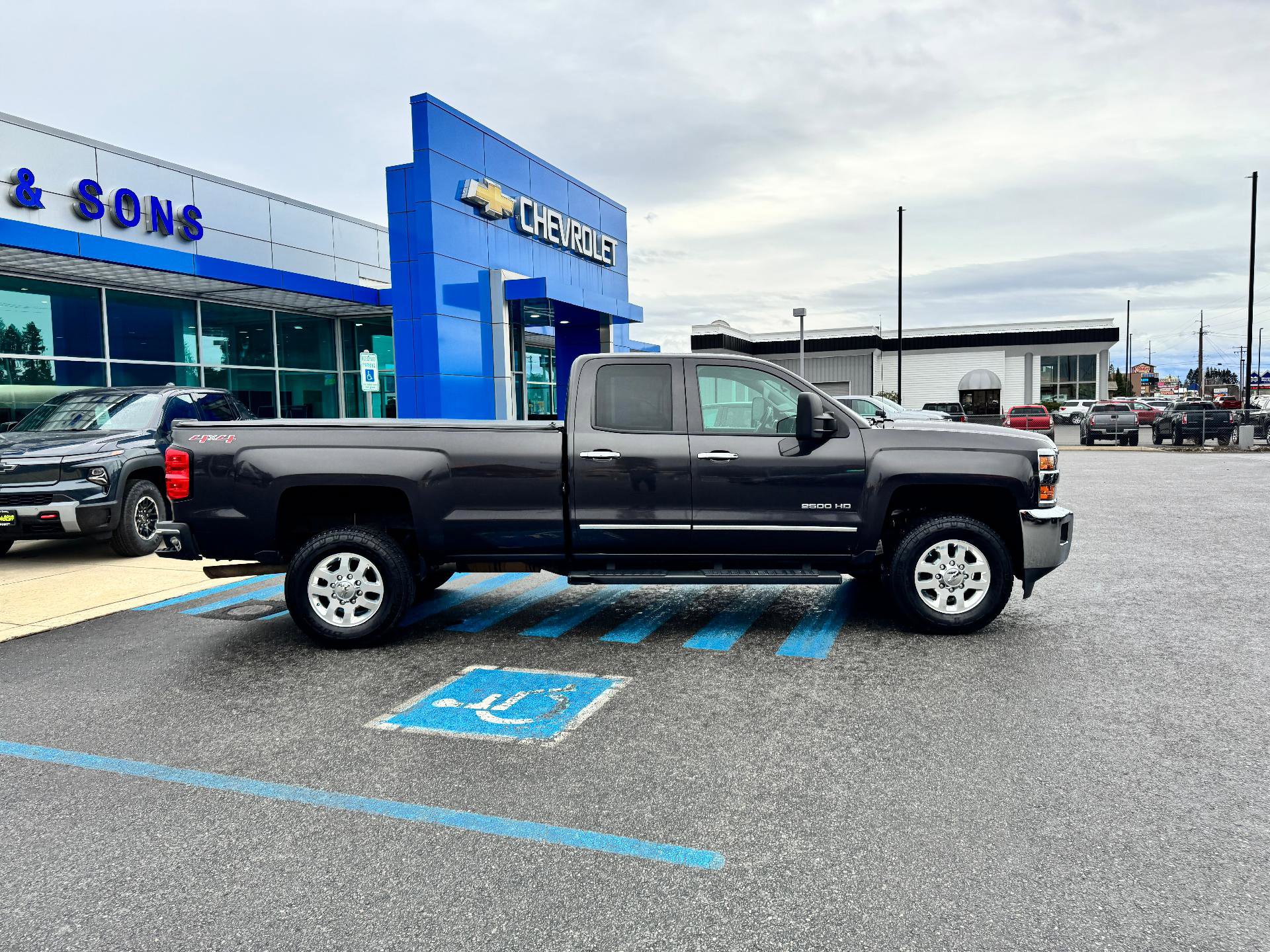 Used 2015 Chevrolet Silverado 2500 LTZ w/ LTZ Plus Package image 8