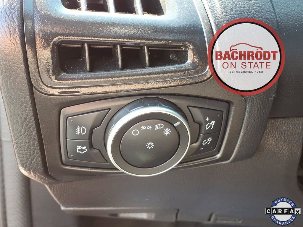 Used 2018 Ford Focus SEL w/ Cold Weather Package FWD image 18