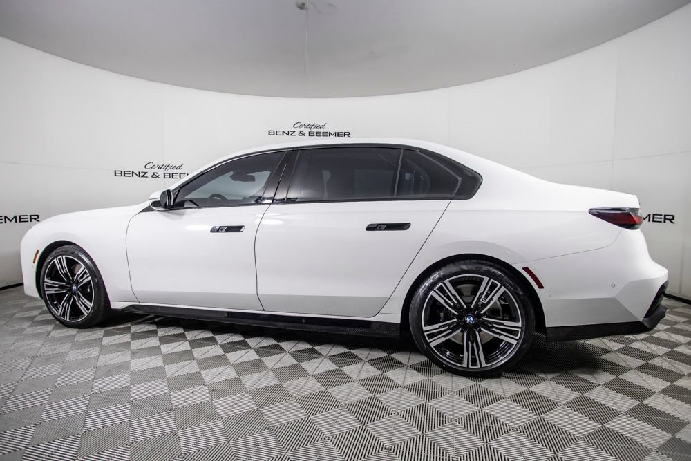 Used 2023 BMW 760i xDrive w/ Executive Package AWD/4WD image 10