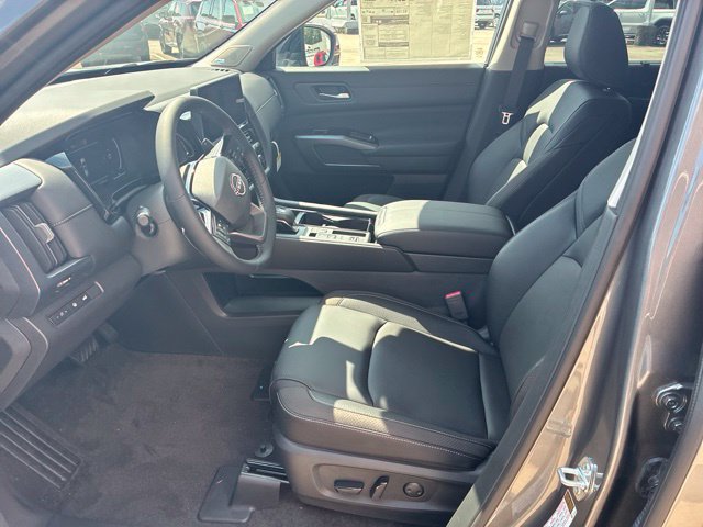 New 2026 Nissan Pathfinder SL w/ SL Premium Package FWD image 10