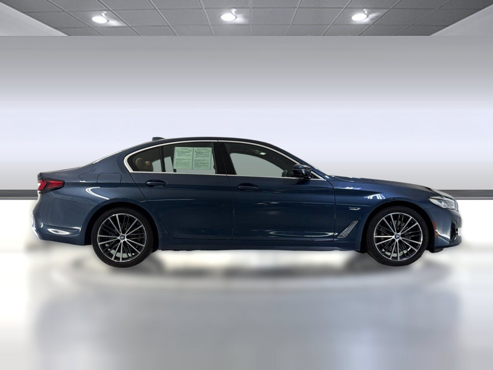 Used 2023 BMW 530e w/ Premium Package RWD image 7