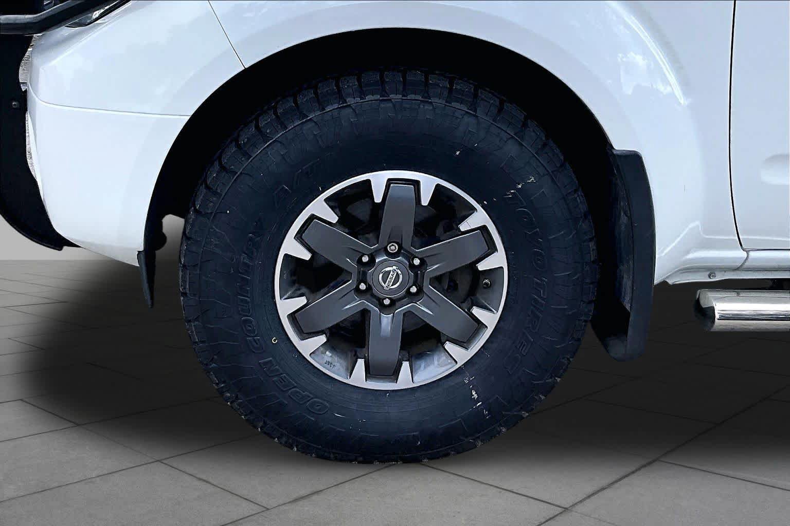 Used 2018 Nissan Frontier SV RWD image 11
