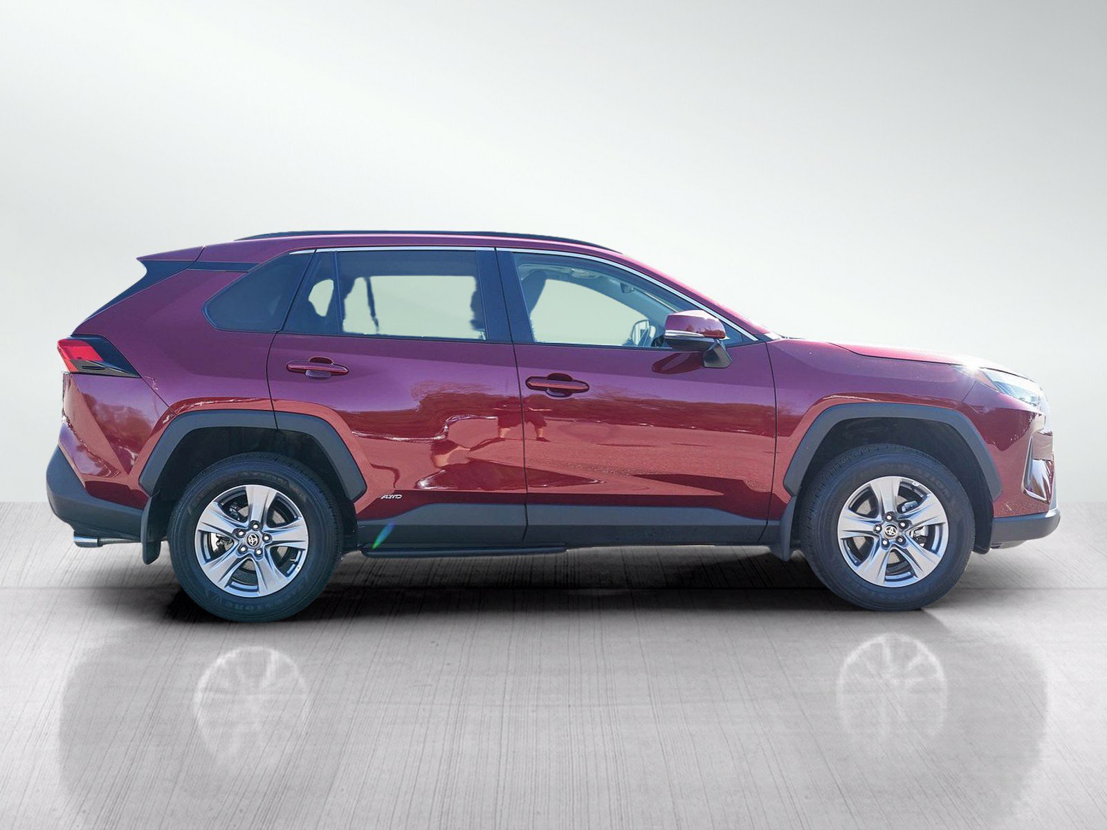 Used 2024 Toyota RAV4 XLE w/ Convenience Package AWD/4WD image 6