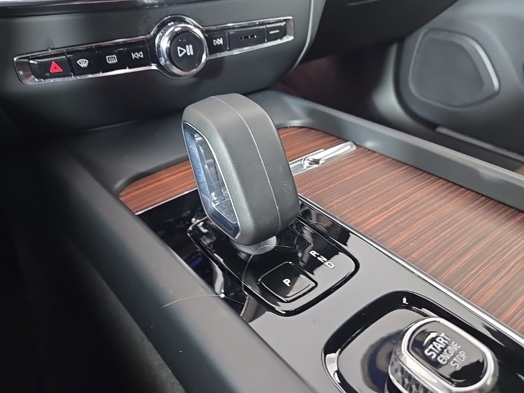 Certified 2025 Volvo V60 B5 Cross Country Plus image 20