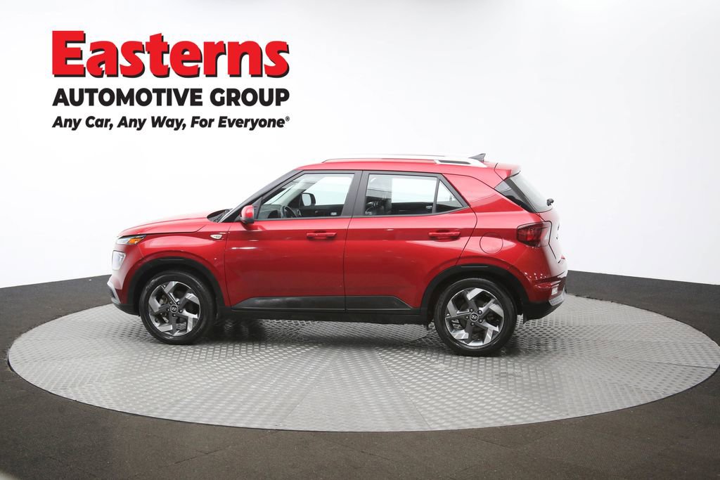 Used 2022 Hyundai Venue Limited image 60
