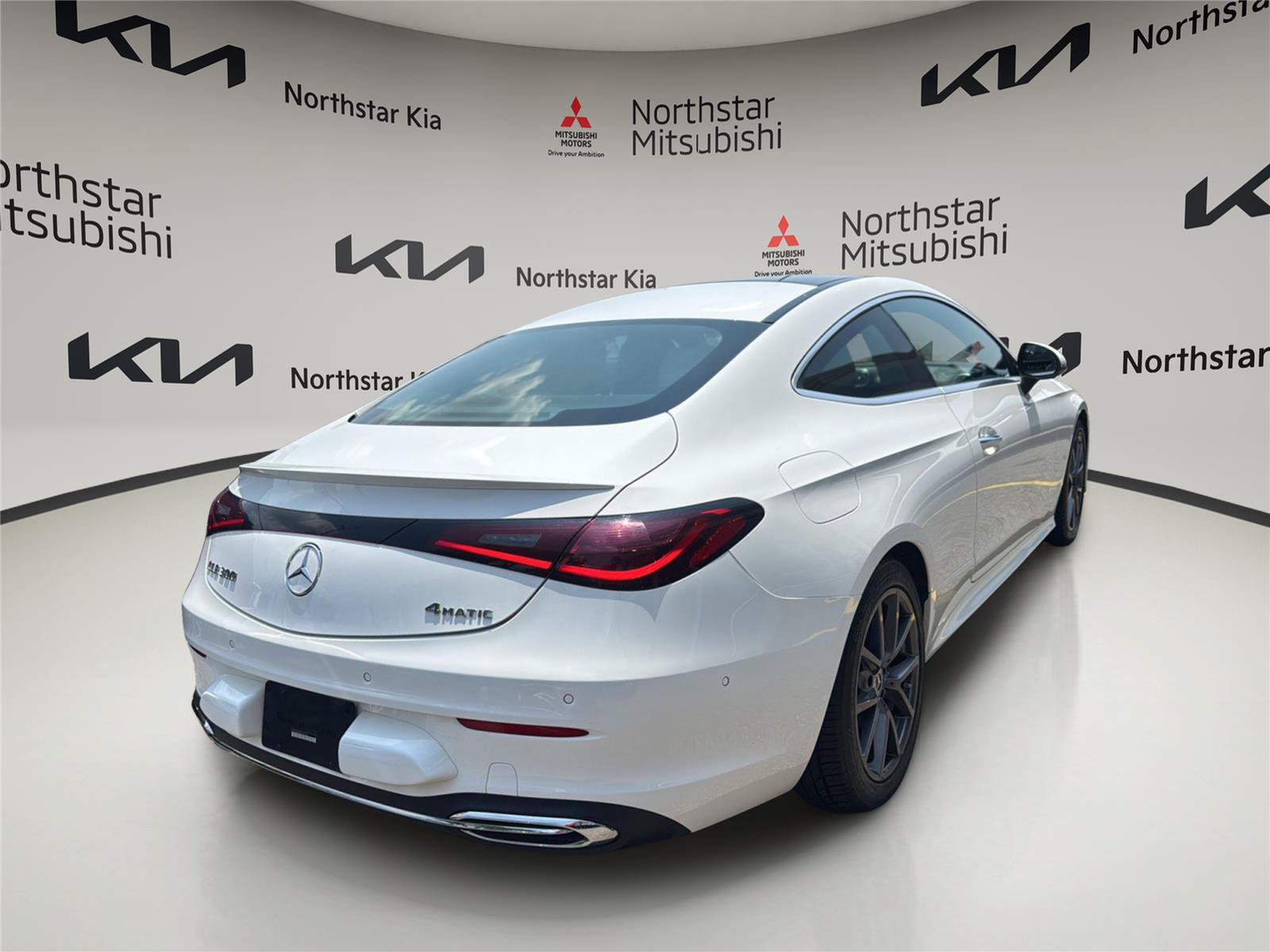 Used 2025 Mercedes-Benz CLE 300 4MATIC Coupe image 5