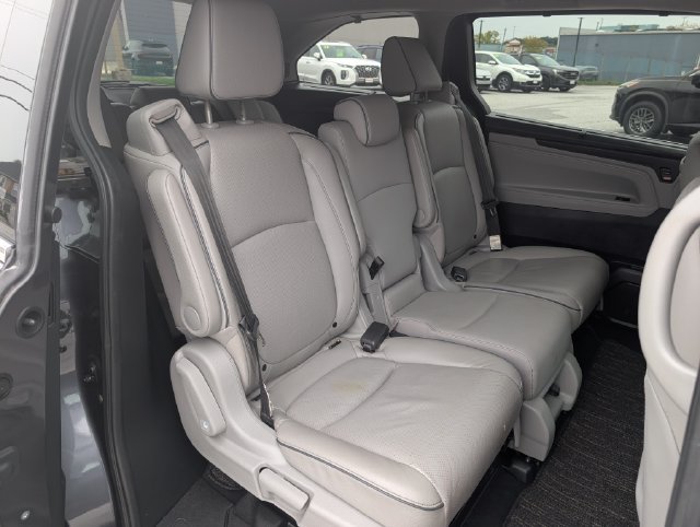 Used 2023 Honda Odyssey Elite image 11