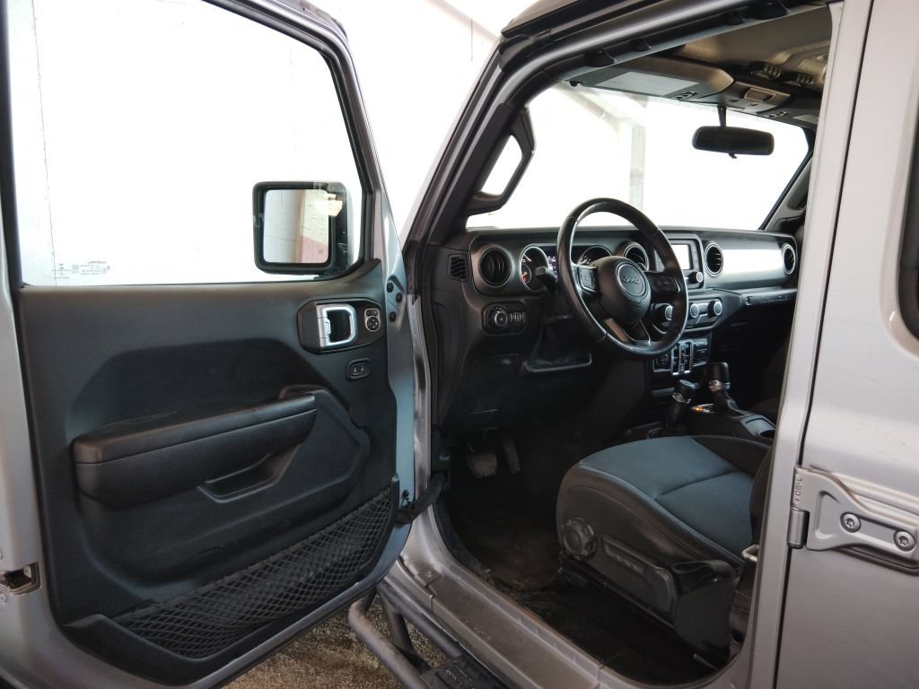 Used 2018 Jeep Wrangler Unlimited Sport S AWD/4WD image 19