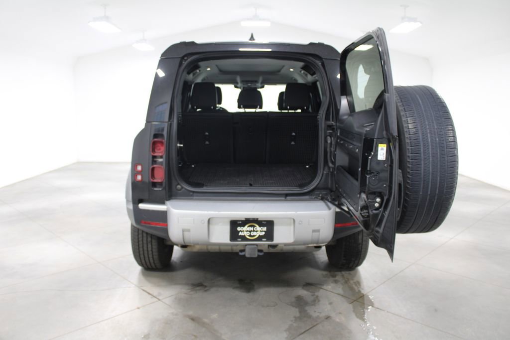 Used 2024 Land Rover Defender 110 S image 14