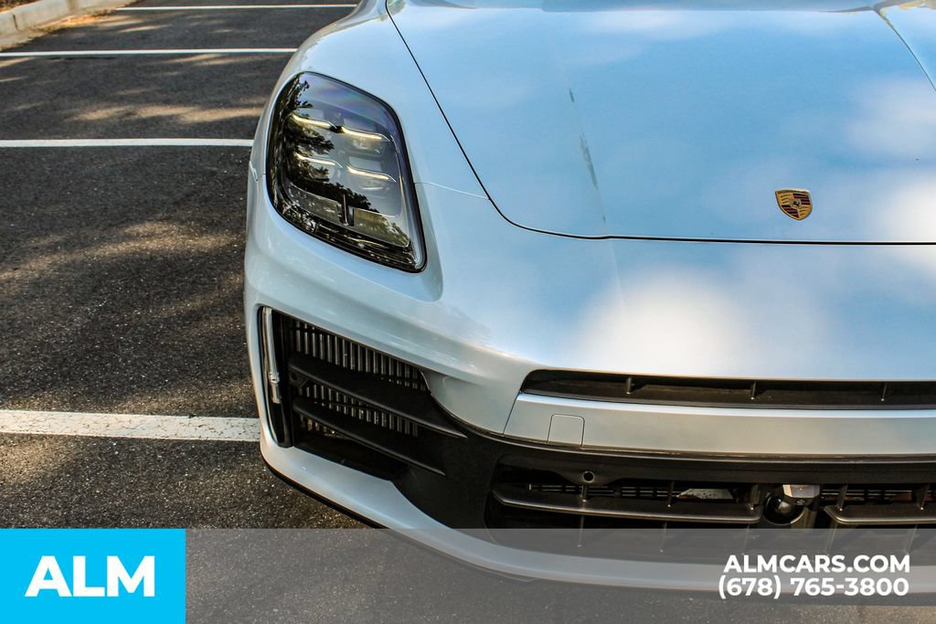 Used 2024 Porsche Panamera 4 w/ Premium Package AWD/4WD image 12