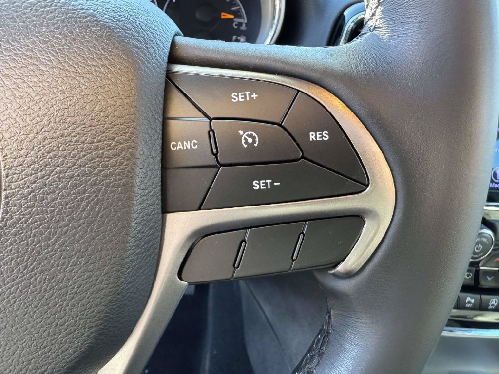 Used 2019 Jeep Grand Cherokee Limited w/ Luxury Group II AWD/4WD image 21
