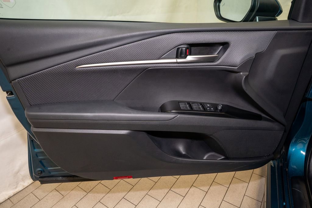 Used 2025 Toyota Camry SE image 11