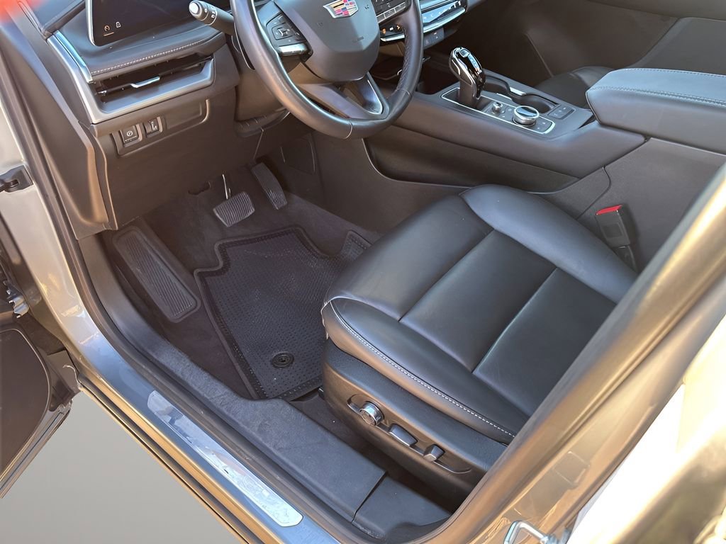 Used 2024 Cadillac XT4 Premium Luxury image 28