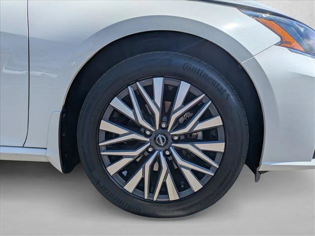 Used 2023 Nissan Altima 2.5 SV AWD/4WD image 21