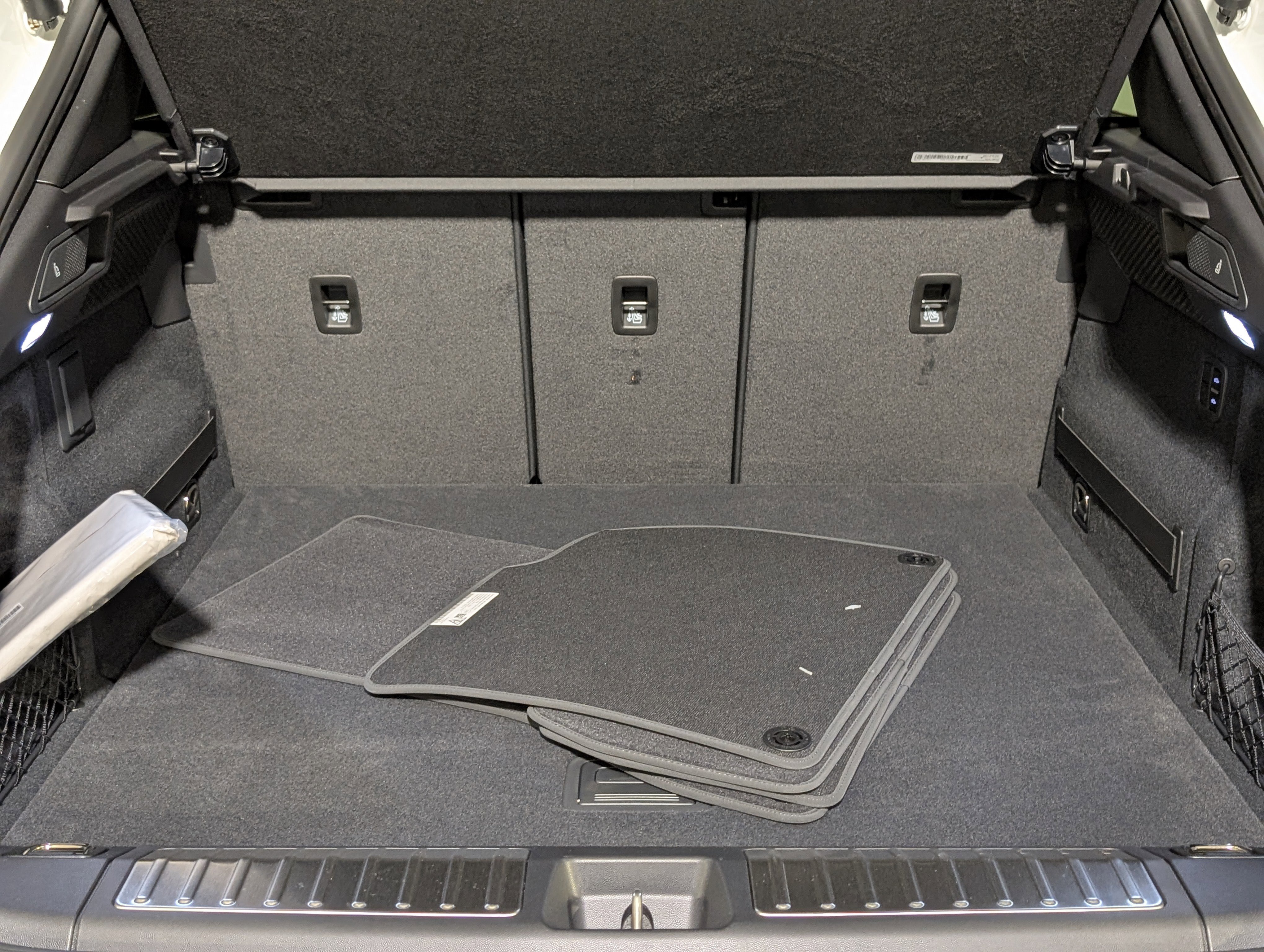 New 2026 Porsche Macan 4 Electric image 26