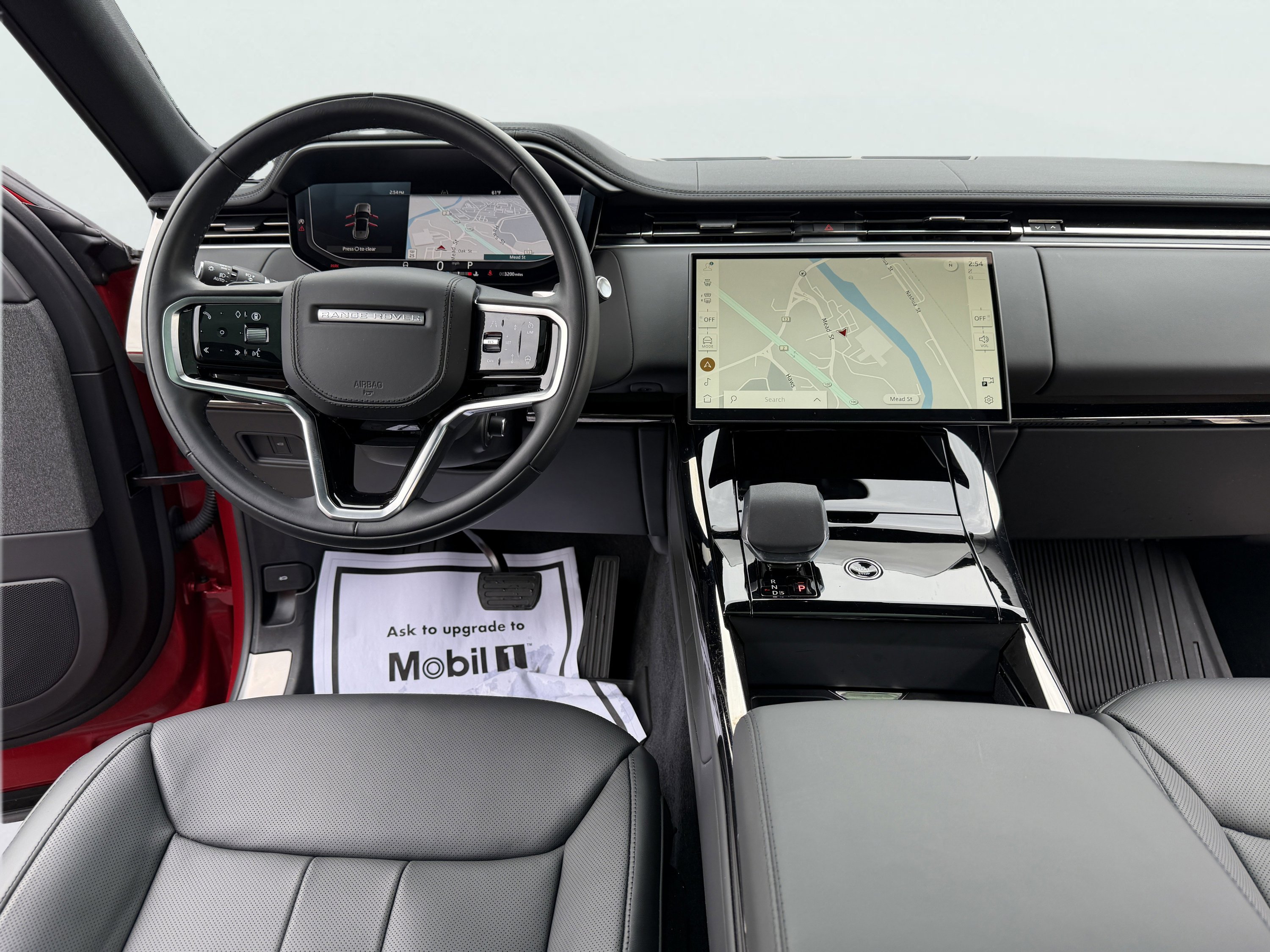 Used 2024 Land Rover Range Rover Sport SE image 2