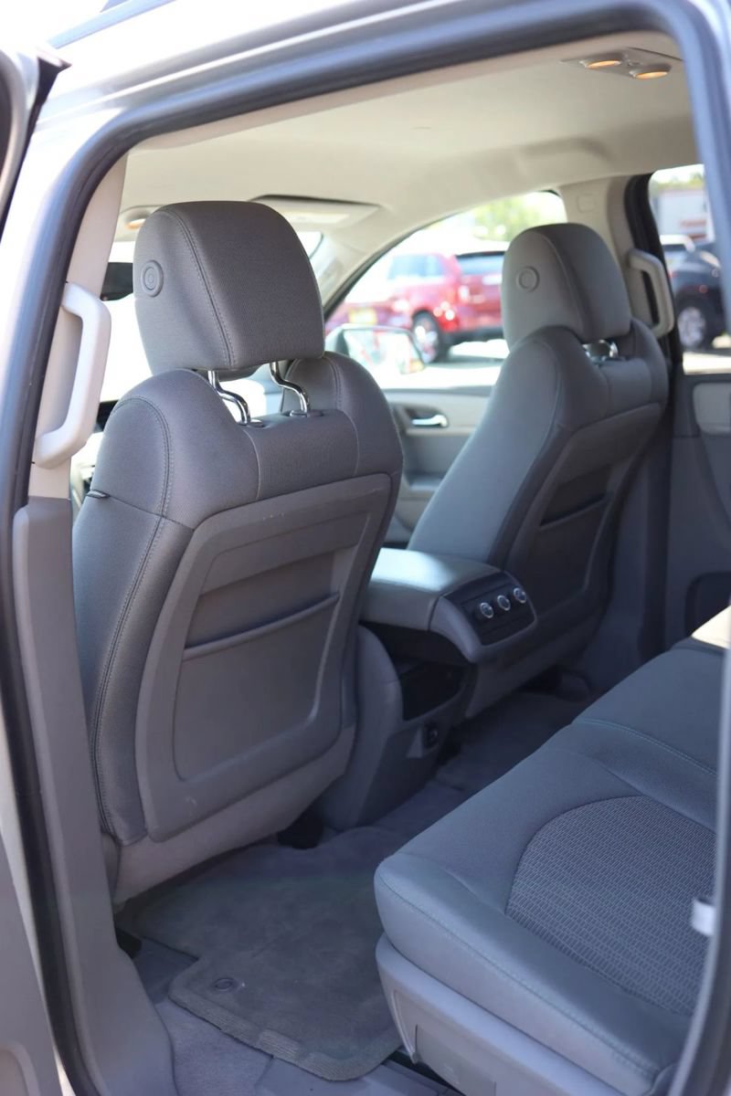 Used 2017 Chevrolet Traverse LS FWD image 28