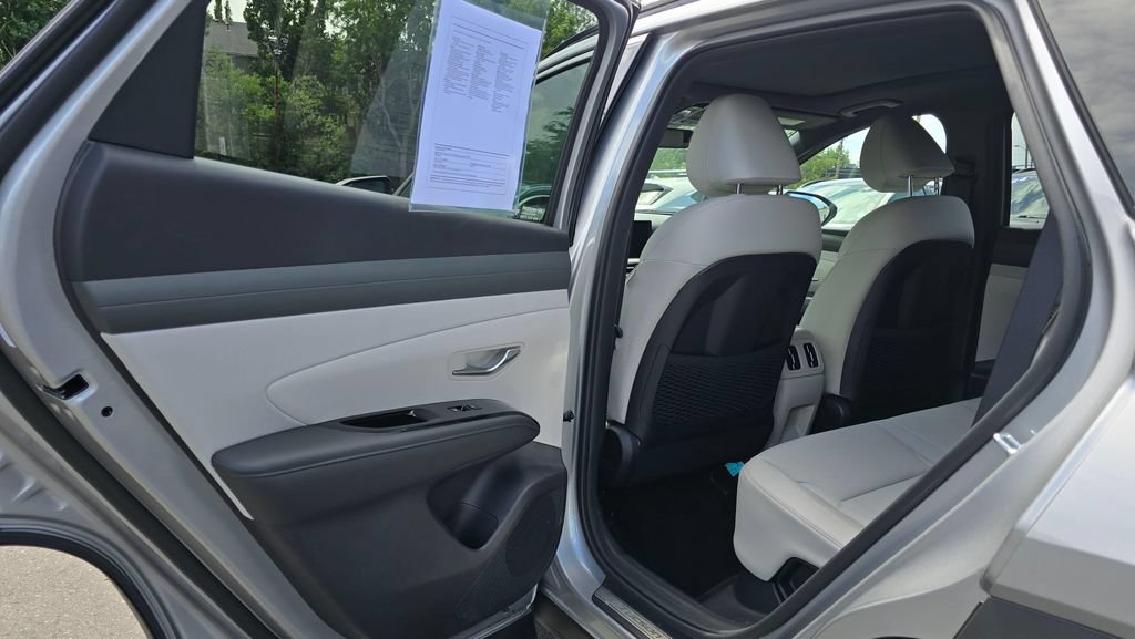 Used 2025 Hyundai Tucson Limited AWD/4WD image 15