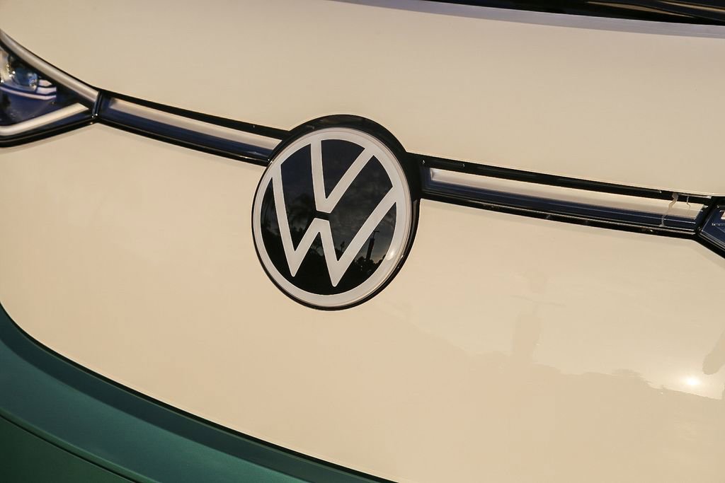 New 2025 Volkswagen ID. Buzz Pro S Plus image 11