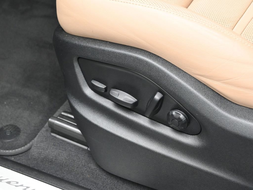 Certified 2025 Porsche Cayenne image 15