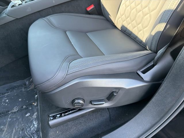 New 2025 Volvo XC90 B6 Plus w/ Protection Package Premier image 12