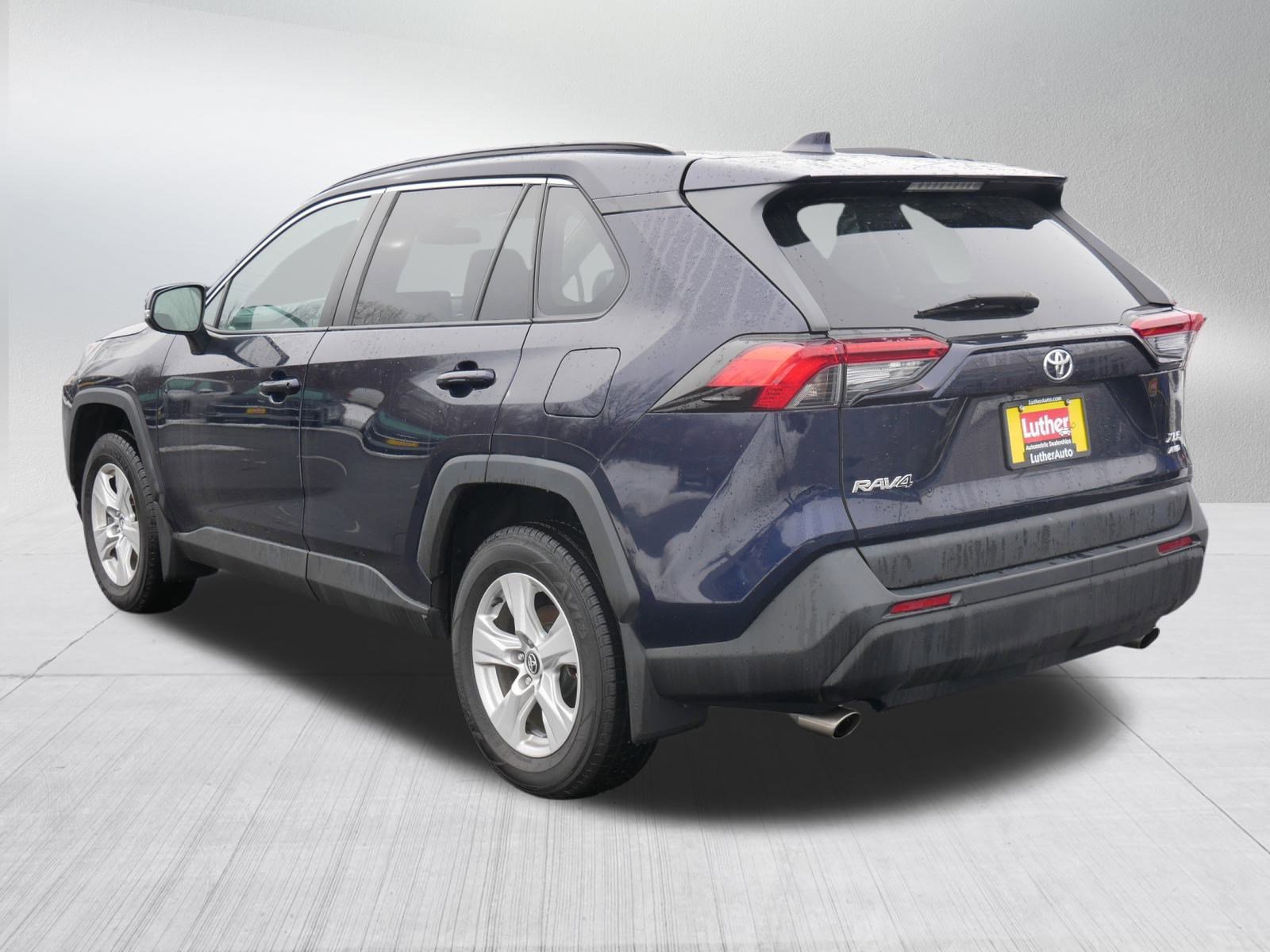 Used 2020 Toyota RAV4 XLE image 5