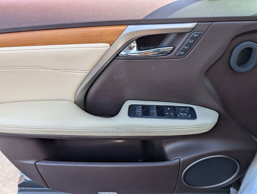 Used 2017 Lexus RX 450h AWD image 34