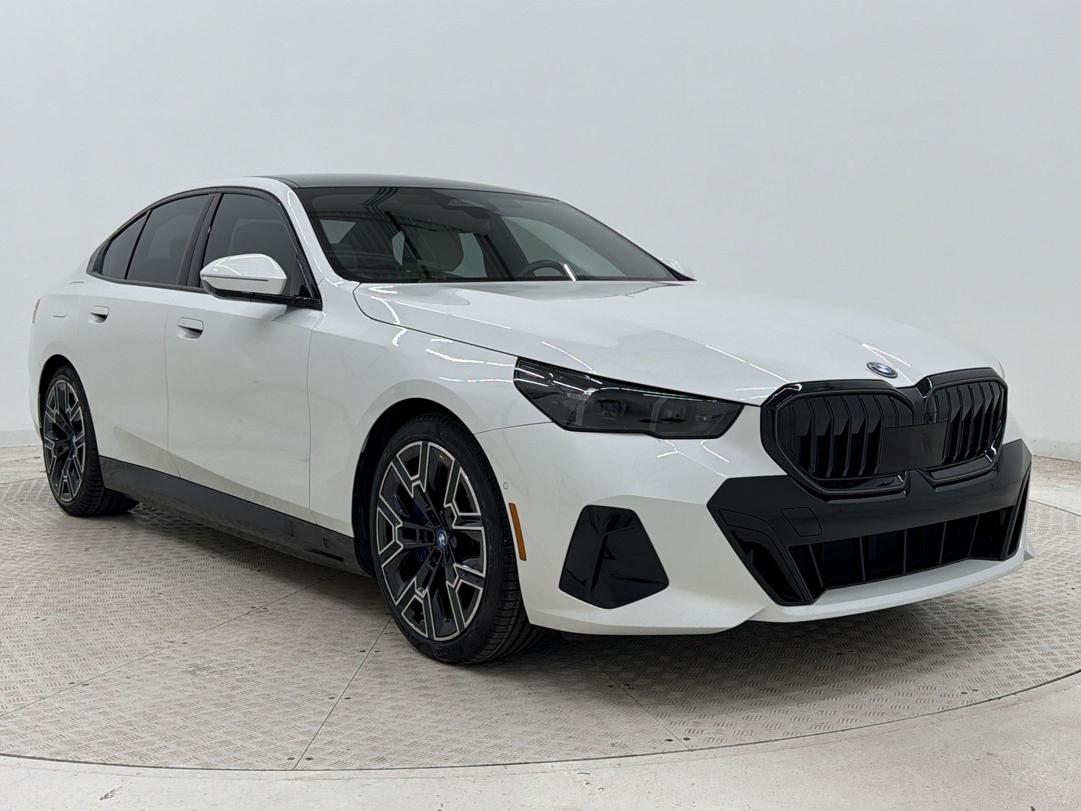Certified 2024 BMW i5 eDrive40i w/ Executive Package RWD image 7