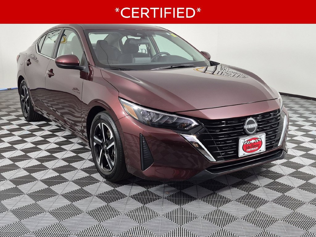 Used 2025 Nissan Sentra SV FWD image 2