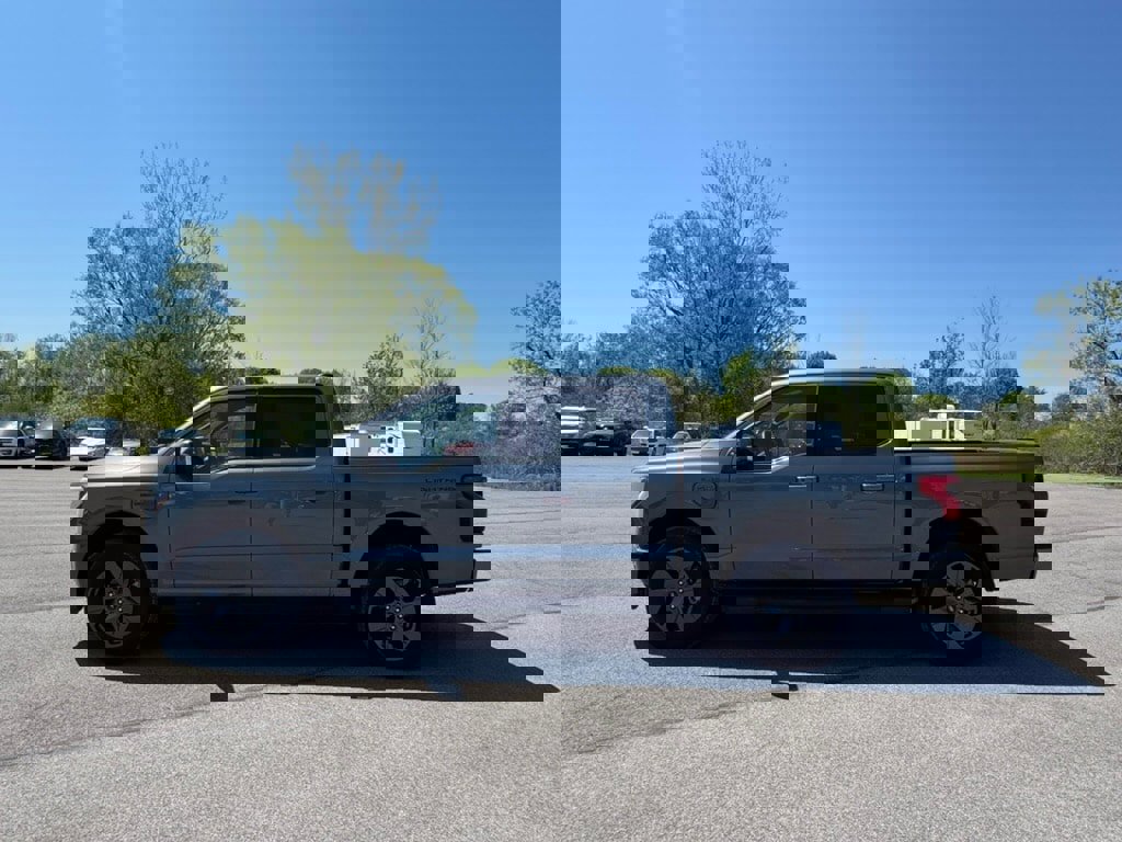 New 2023 Ford F150 Lightning Lariat image 18